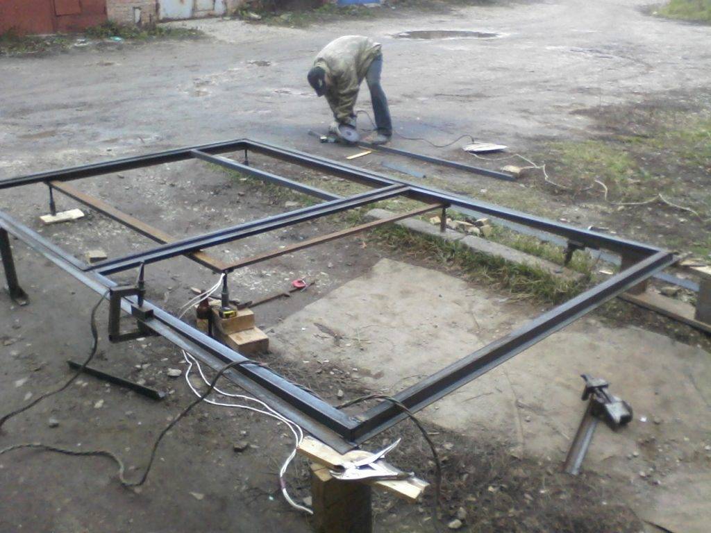 Самостоятельное изготовление гаражных ворот из металлопрофиля