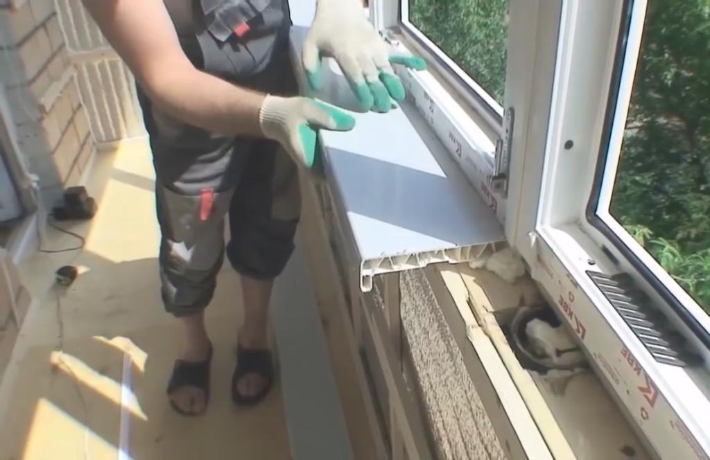 Установка подоконника на балкон своими руками