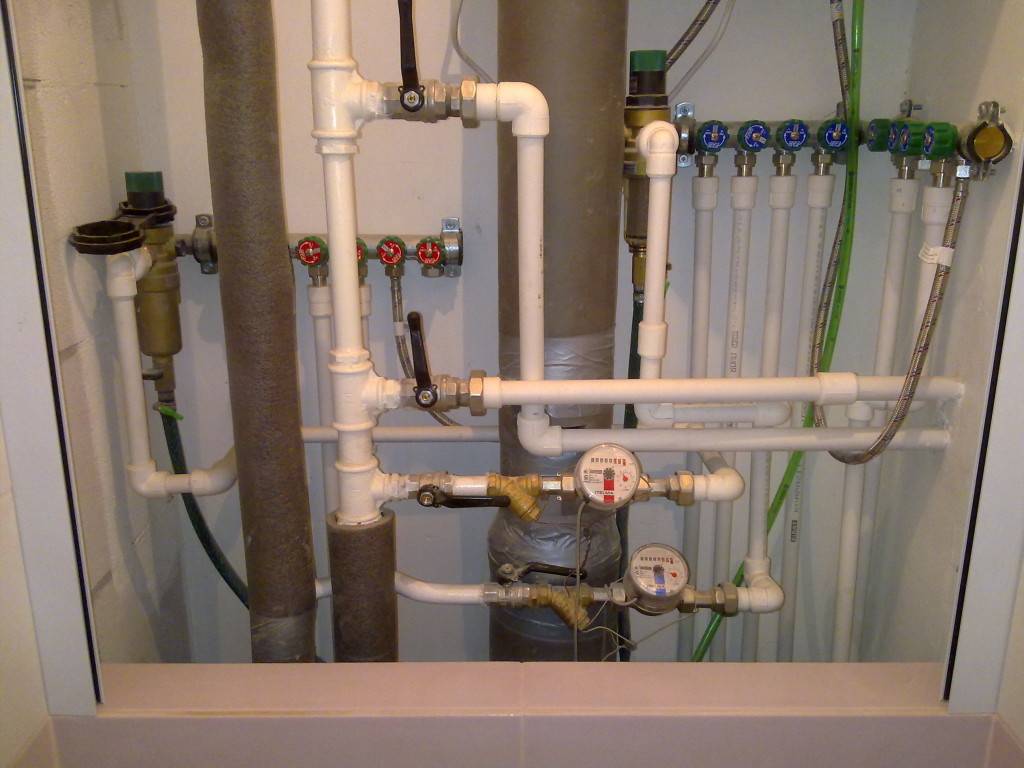 Какие водопроводные трубы лучше для установки в квартире