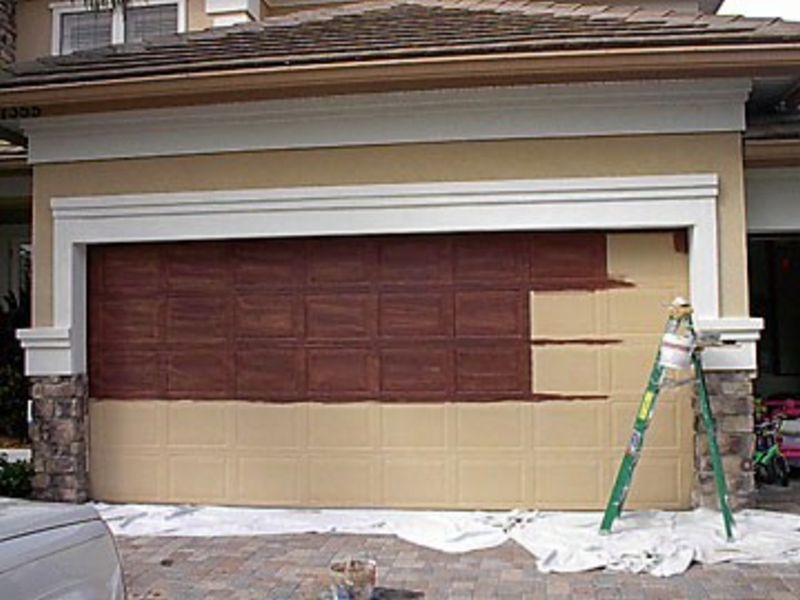 Самостоятельная окраска гаражных ворот: материалы, процесс работ