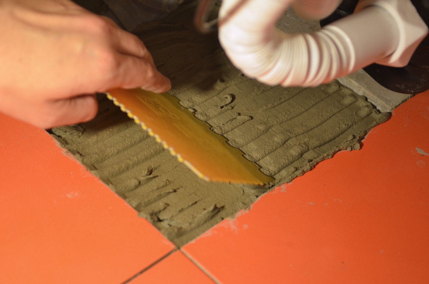 Способы и особенности укладки плитки на теплый пол