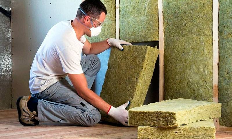 Как заштукатурить стену в деревянном доме самостоятельно