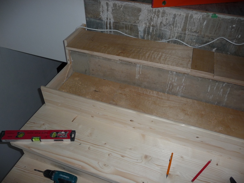 Облицовка древесиной бетонный лестницы: подготовительные работы и процесс облицовки