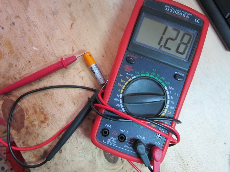 Измерение силы электрического тока мультиметром