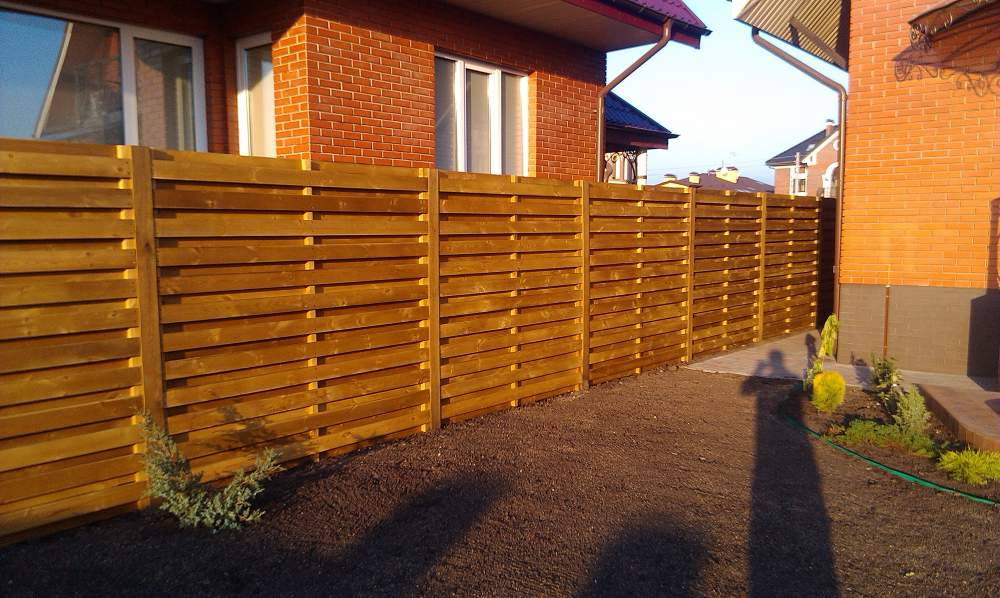 Как сделать деревянный забор: пошаговая инструкция (3 фотоотчета)