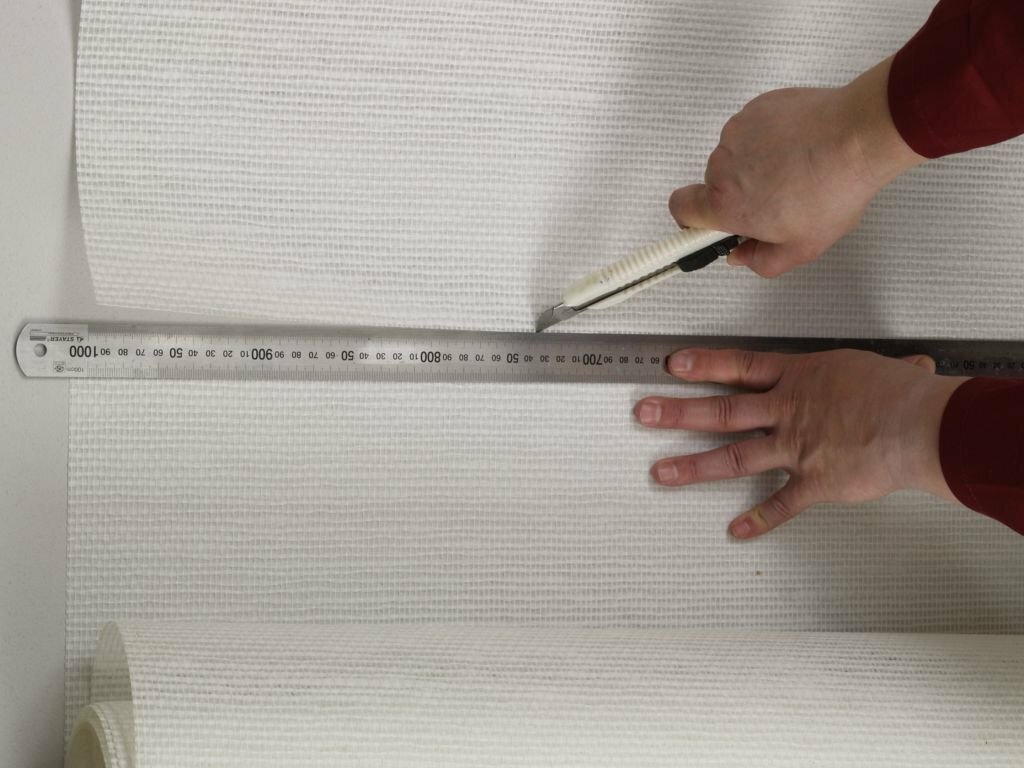 Как клеить стеклообои под покраску: процесс правильной поклейки стеклообоев на стены пошагово